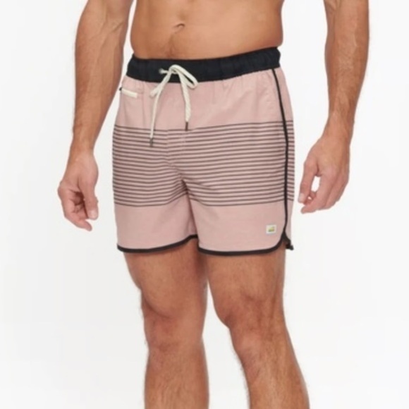 Vuori Other - Vuori Banks Shorts 5" Inseam Men’s Size S Pink Black Colorblock